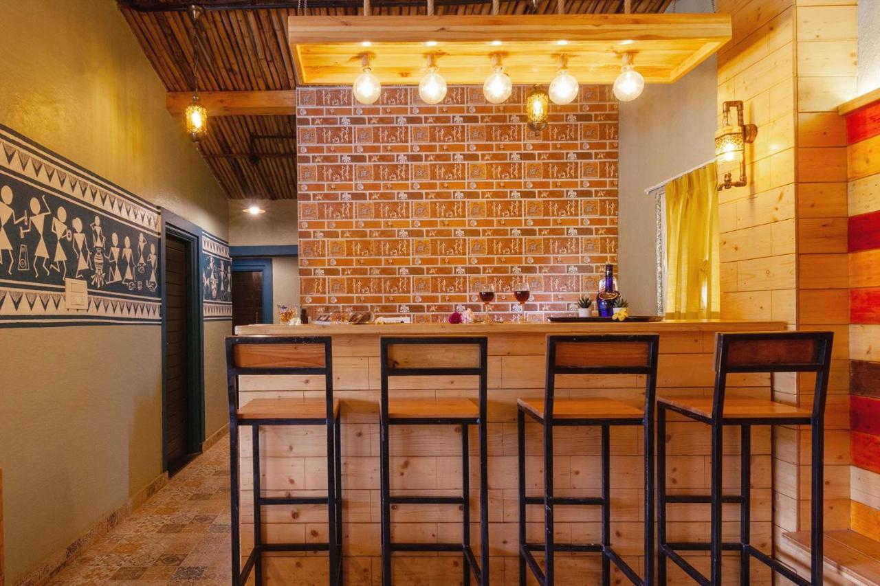 Stayvista'S Ficus Farms - Mountain-View Haven With Rustic Artsy Interiors, Outdoor Pool, Glasshouse, Home Theatre & Karaoke Delight Igatpuri Eksteriør bilde