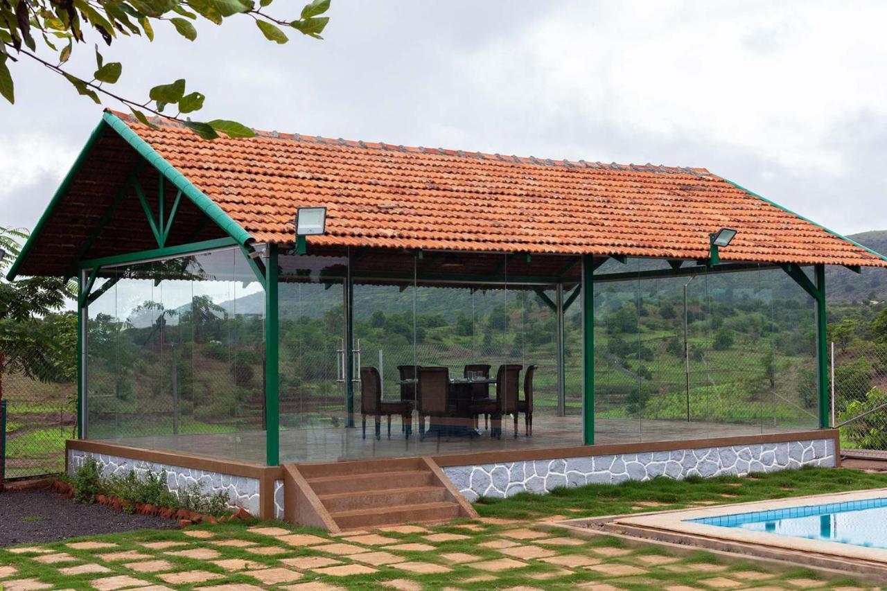 Stayvista'S Ficus Farms - Mountain-View Haven With Rustic Artsy Interiors, Outdoor Pool, Glasshouse, Home Theatre & Karaoke Delight Igatpuri Eksteriør bilde