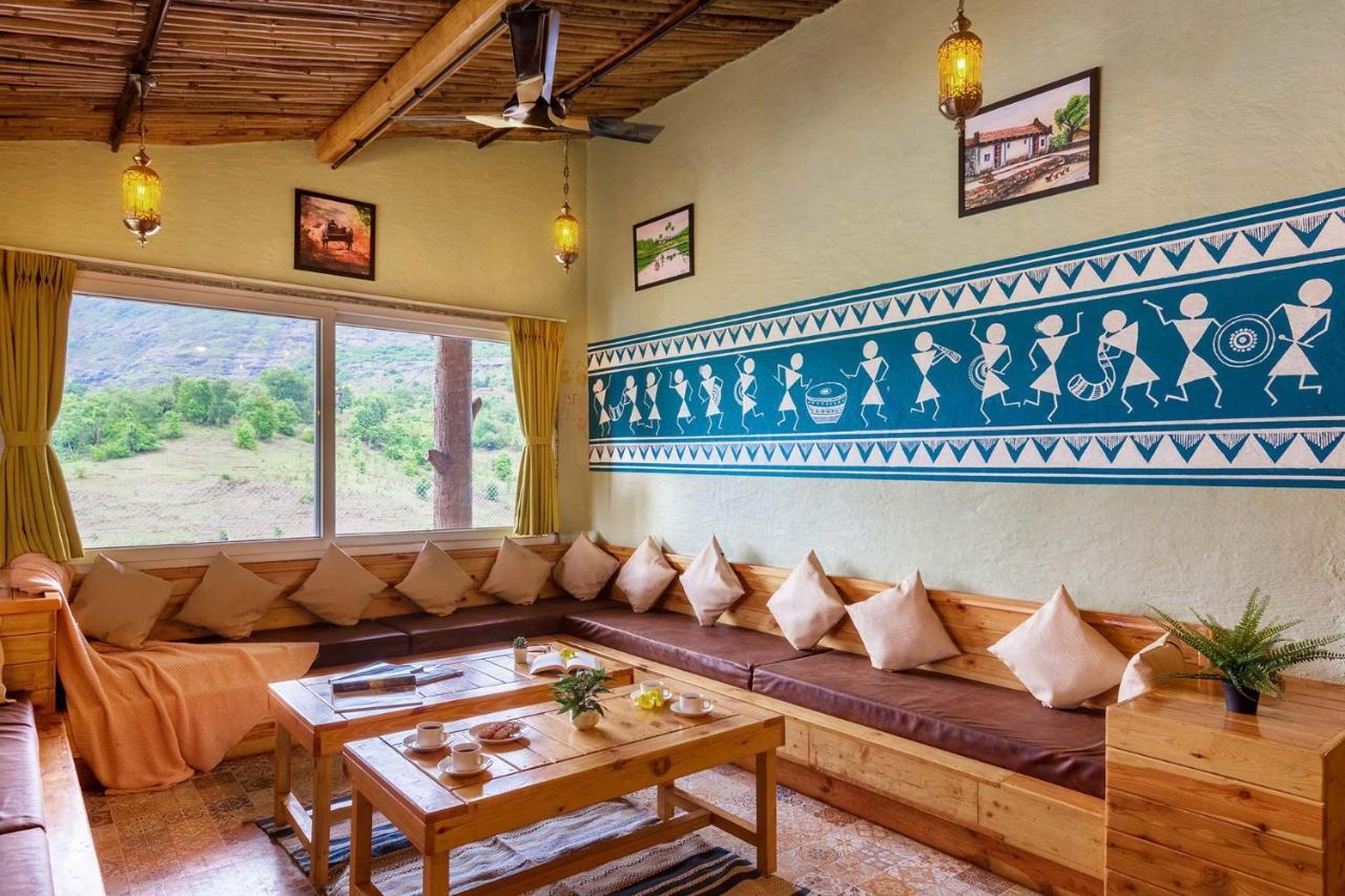 Stayvista'S Ficus Farms - Mountain-View Haven With Rustic Artsy Interiors, Outdoor Pool, Glasshouse, Home Theatre & Karaoke Delight Igatpuri Eksteriør bilde