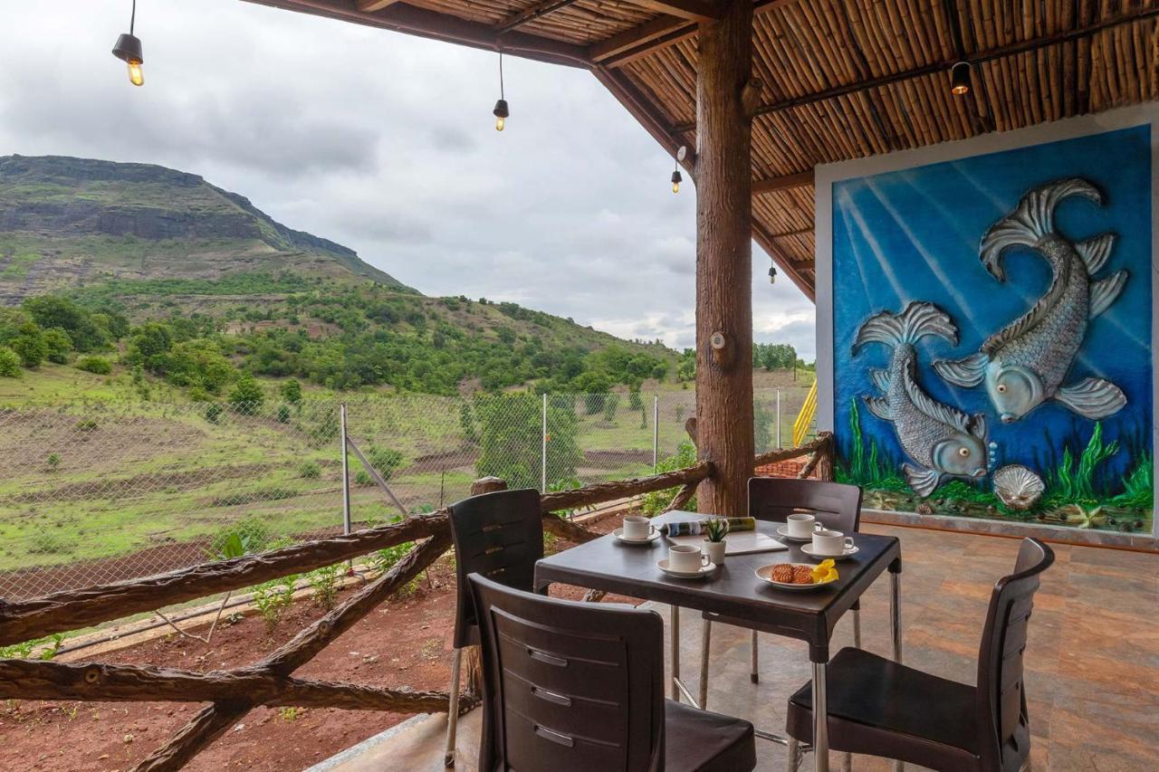 Stayvista'S Ficus Farms - Mountain-View Haven With Rustic Artsy Interiors, Outdoor Pool, Glasshouse, Home Theatre & Karaoke Delight Igatpuri Eksteriør bilde