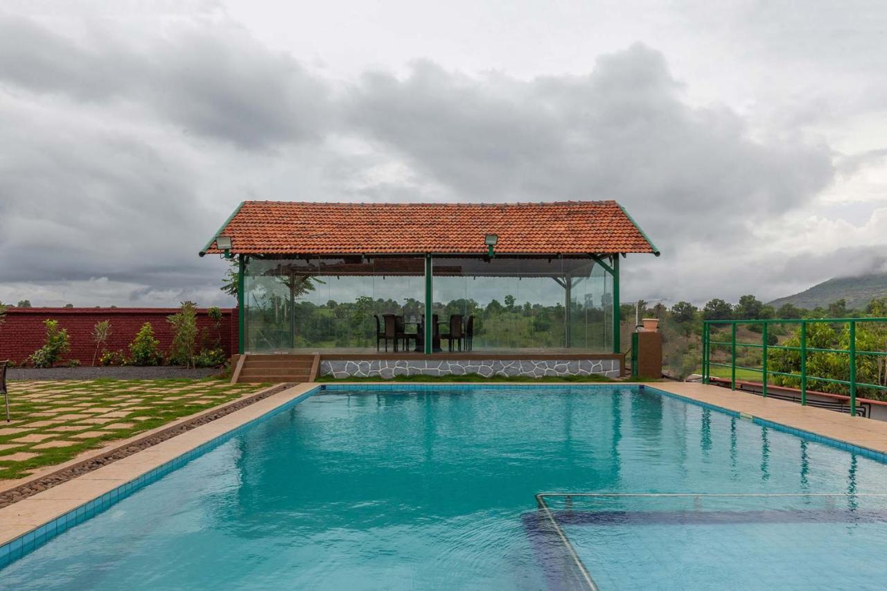 Stayvista'S Ficus Farms - Mountain-View Haven With Rustic Artsy Interiors, Outdoor Pool, Glasshouse, Home Theatre & Karaoke Delight Igatpuri Eksteriør bilde